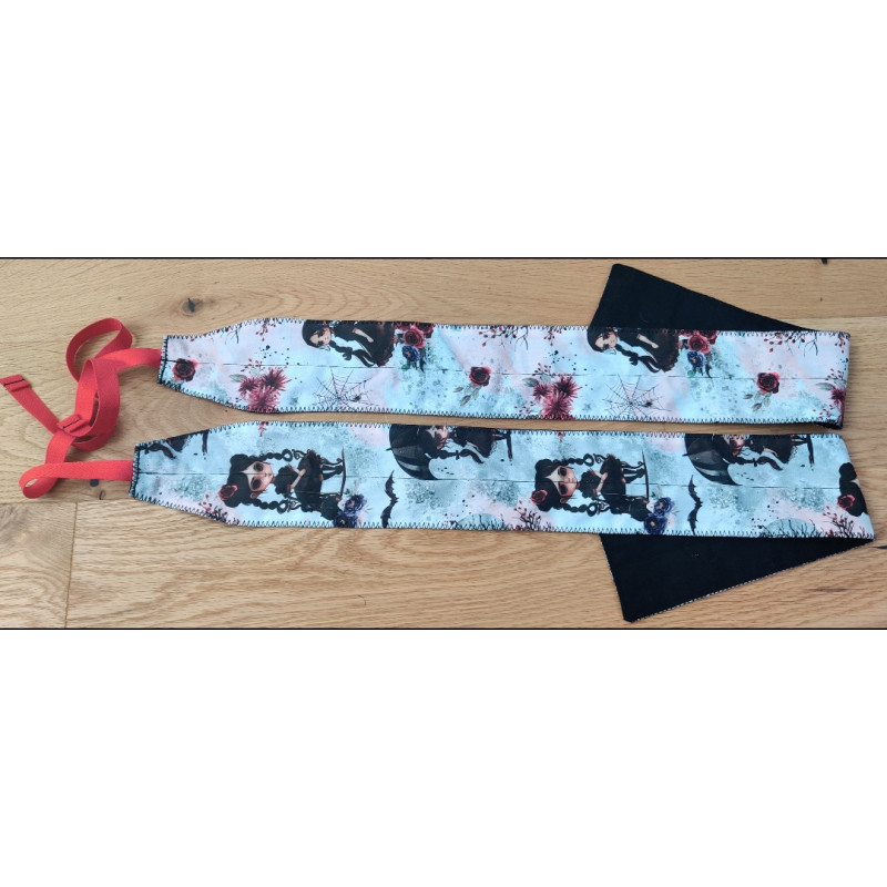 Poignet de force Mercredi Adams